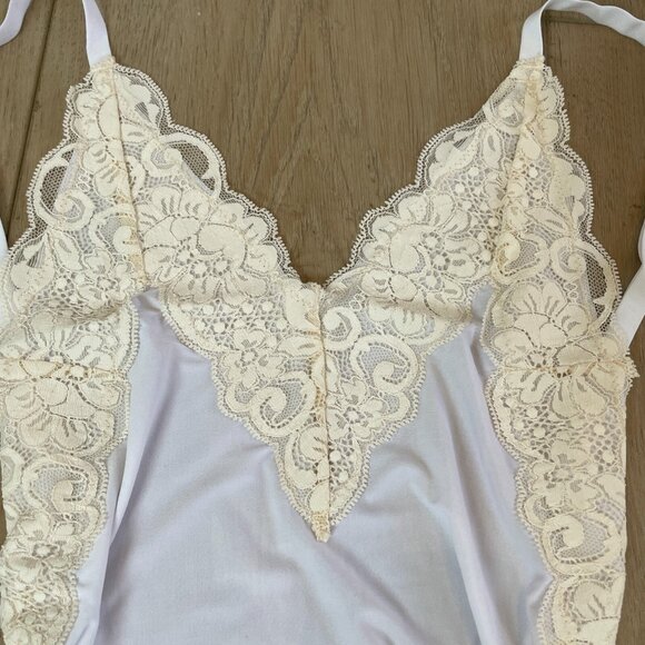 NEW Free People WE ARE HAH XS Back Off Lace Trim Bodysuit in Blanc - Picture 6 of 11